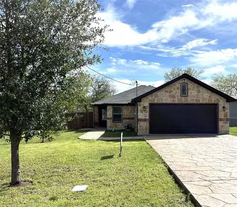 304 E Cotter Ave, Alvarado, TX 76009