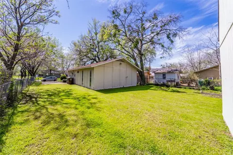 1017 E Oak St, Denton, TX 76205 photo 22