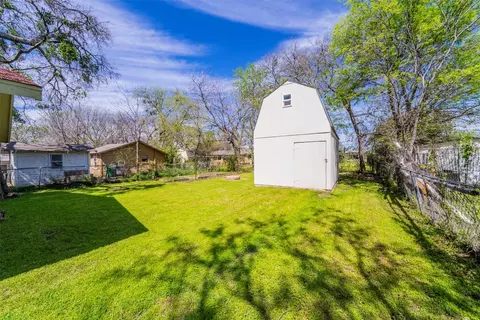 1017 E Oak St, Denton, TX 76205 photo 21