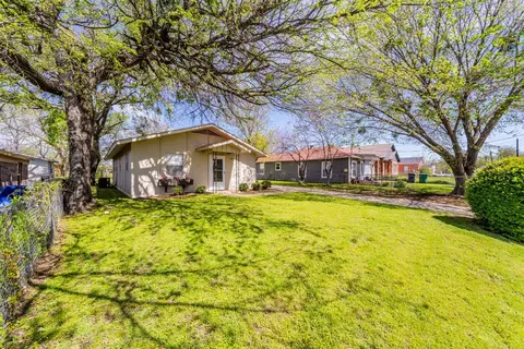 1017 E Oak St, Denton, TX 76205 photo 20