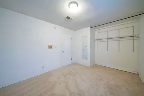 1017 E Oak St, Denton, TX 76205 photo 16