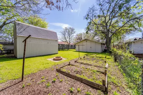 1017 E Oak St, Denton, TX 76205 photo 24
