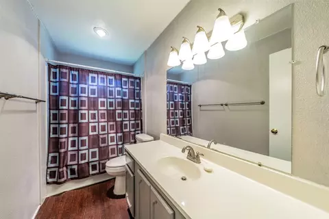 1017 E Oak St, Denton, TX 76205 photo 12