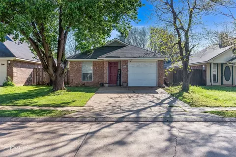 1433 Winchester Dr, Bossier City, LA 71112