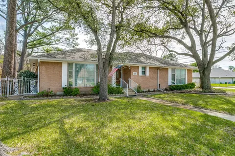1502 Glenbrook Dr, Irving, TX 75061