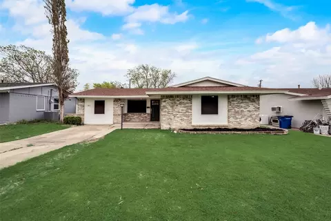 1811 S Perry Rd, Carrollton, TX 75006