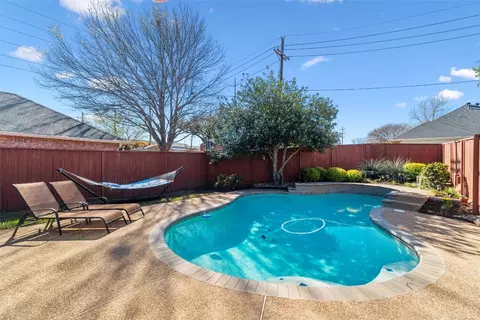 904 Valley View Dr, Lewisville, TX 75067