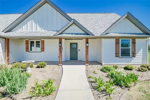 524 Cherokee Lake Ct, Granbury, TX 76049