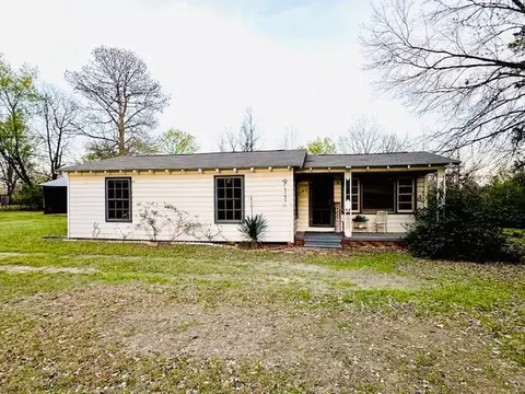 911 Bert St, Daingerfield, TX 75638