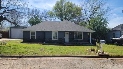 940 NE Chase St, Denison, TX 75020