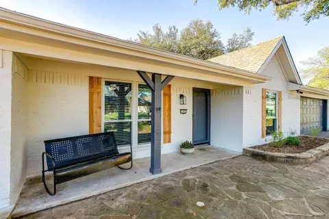 Exterior - 1107 Trace Rd, Cleburne, TX 76033 photo 4 of 8