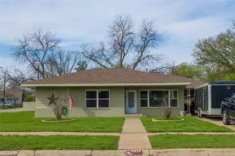 2211 1st St, Brownwood, TX 76801