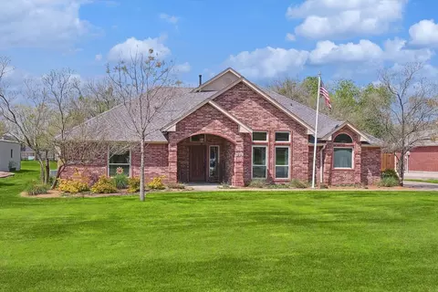 205 Osage Dr, Sanger, TX 76266