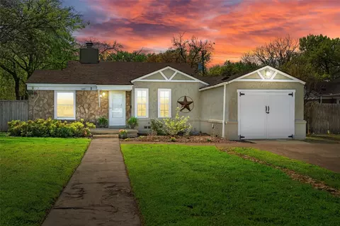 6413 Calmont Ave, Fort Worth, TX 76116