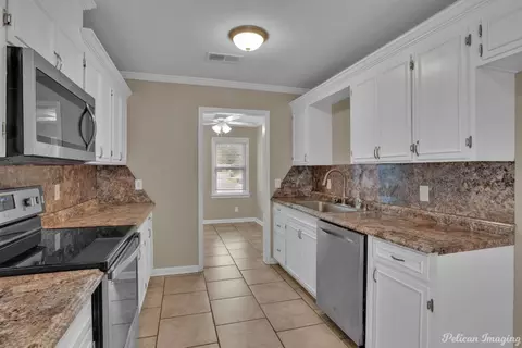 Kitchen - 1204 Howard St, Minden, LA 71055 photo 3 of 3