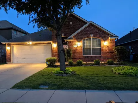 9112 Friendswood Dr, Fort Worth, TX 76123