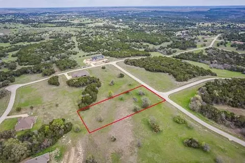 8220 Fullerton Dr, Cleburne, TX 76033