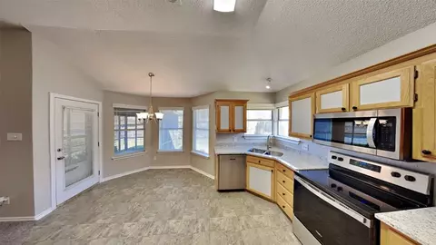 1308 Mcanear Ct, Cleburne, TX 76033 photo 5