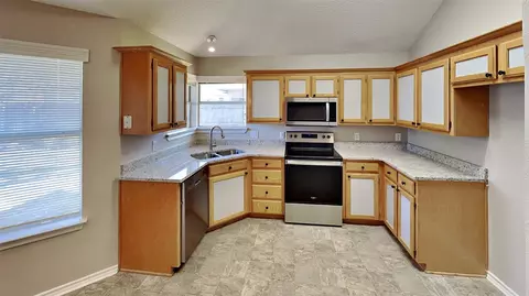 1308 Mcanear Ct, Cleburne, TX 76033 photo 4