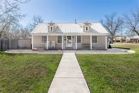 507 W 15th St, Brady, TX 76825