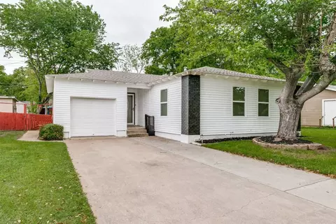 740 Ruth Ln, Hurst, TX 76053