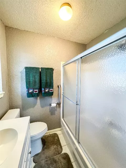 Bath - 1410 N Avenue L, Haskell, TX 79521 photo 4 of 4