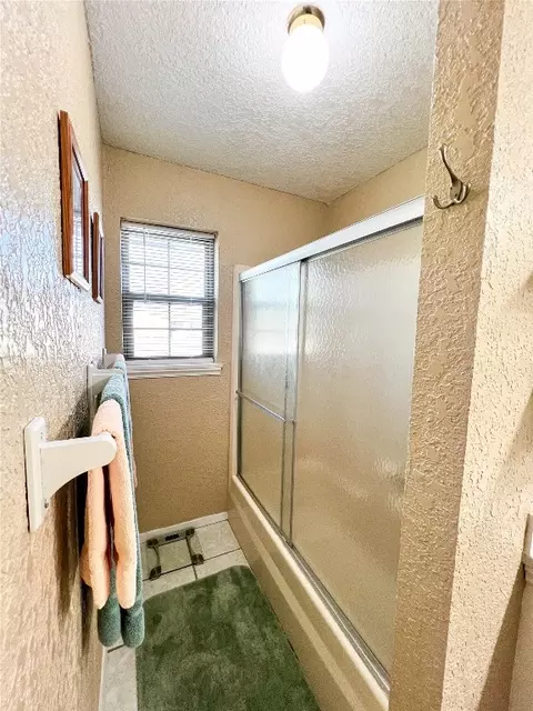 Bath - 1410 N Avenue L, Haskell, TX 79521 photo 2 of 4