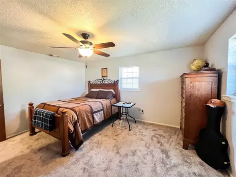 Bedroom - 1410 N Avenue L, Haskell, TX 79521 photo 2 of 4