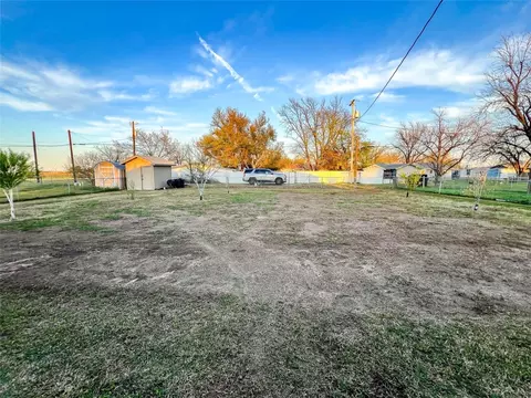 Exterior - 1410 N Avenue L, Haskell, TX 79521 photo 6 of 6