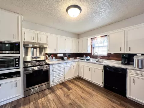 Kitchen - 1410 N Avenue L, Haskell, TX 79521 photo 3 of 3