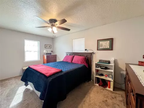Bedroom - 1410 N Avenue L, Haskell, TX 79521 photo 3 of 4