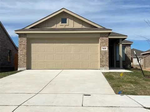 1008 Bel Mares St, Fort Worth, TX 76052