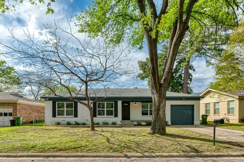 735 Norwood Dr, Hurst, TX 76053