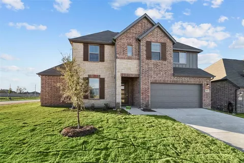 704 Metallic Tree Ln, Van Alstyne, TX 75495