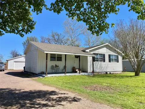 210 Cayuga Trl, Lake Kiowa, TX 76240