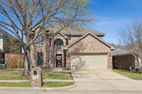 1816 Robin Ln, Flower Mound, TX 75028