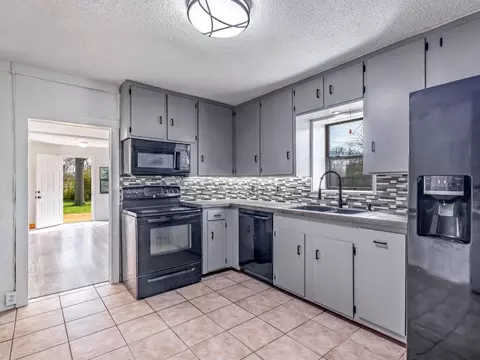 Kitchen - 306 W Hall St, Bangs, TX 76823 photo 1 of 4