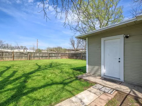 Exterior - 306 W Hall St, Bangs, TX 76823 photo 5 of 9