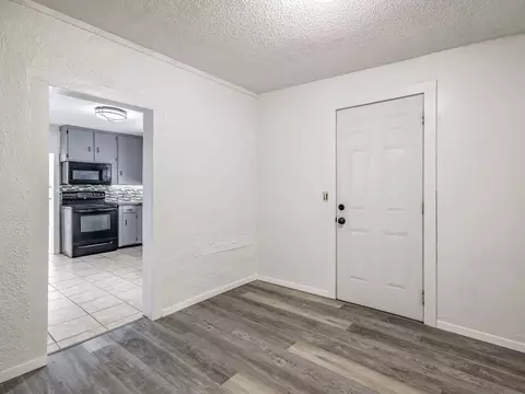 Entry Way - 306 W Hall St, Bangs, TX 76823 photo 2 of 3