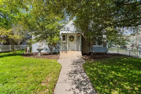 117 N Lamar St, Weatherford, TX 76086