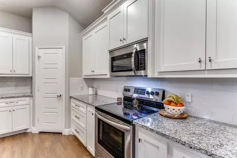 944 E 5th St, Springtown, TX 76082 photo 11
