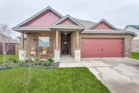 944 E 5th St, Springtown, TX 76082 photo 2