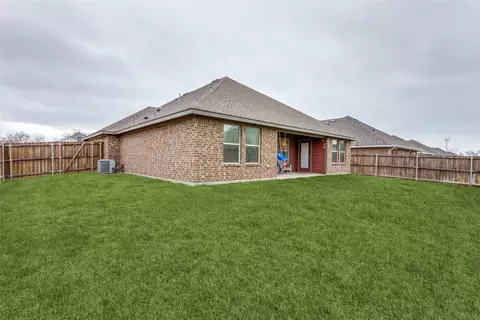 944 E 5th St, Springtown, TX 76082 photo 25