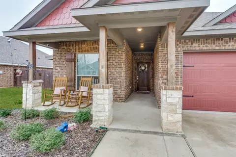 944 E 5th St, Springtown, TX 76082 photo 3