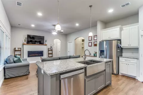944 E 5th St, Springtown, TX 76082 photo 12