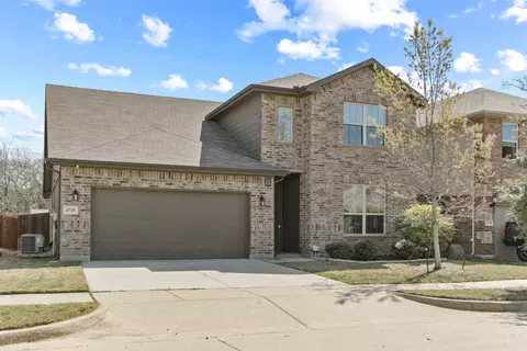 4725 Redbud Dr, Denton, TX 76208