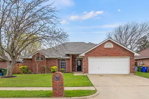 7333 Glen Dr, Watauga, TX 76148