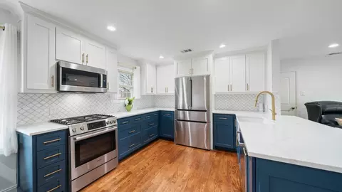 9702 Carnegie Dr, Dallas, TX 75228