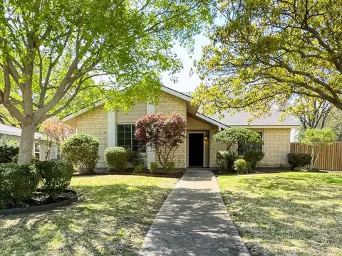 2900 Chancellor Dr, Plano, TX 75074