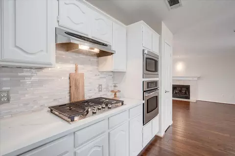 2124 Brookgate Dr, Grapevine, TX 76051 photo 5